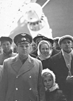 Иллюстрация к книге — Юрий Гагарин. Человек-легенда [i_163.jpg]