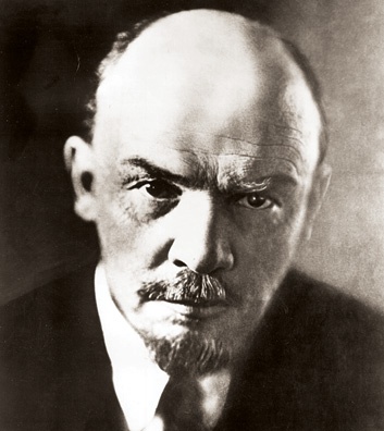 Иллюстрация к книге — Государственные и духовные лидеры [i_043.jpg]