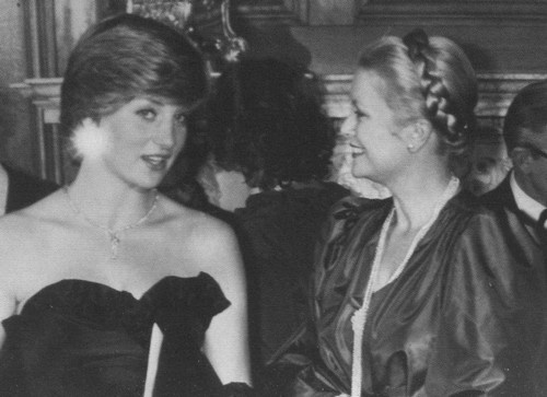 Иллюстрация к книге — Диана Спенсер [i_013.jpg]