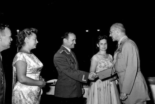 Иллюстрация к книге — Тайные операции военной разведки [i_022.jpg]