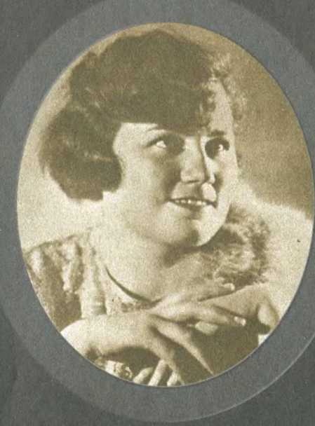 Иллюстрация к книге — Любовь диктаторов. Муссолини. Гитлер. Франко [i_013.jpg]