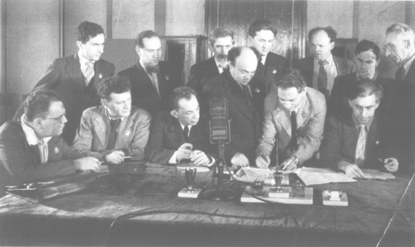 Иллюстрация к книге — Бурная жизнь Ильи Эренбурга [i_012.jpg]