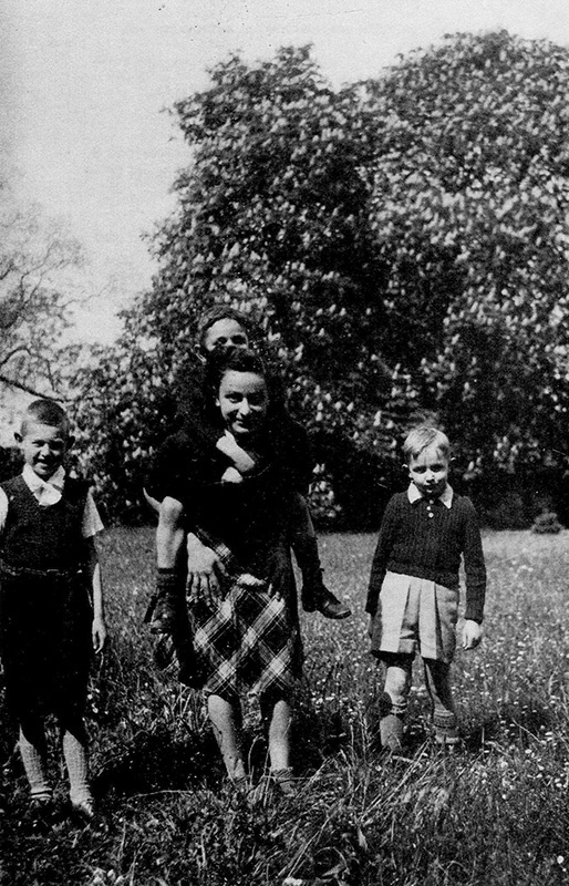 Иллюстрация к книге — Элен Берр. Дневник. 1942-1944 [i_009.jpg]