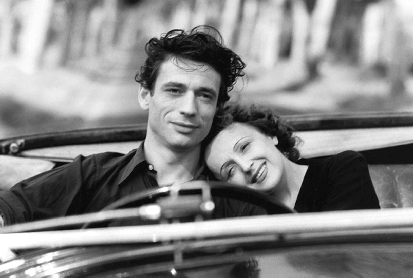 Иллюстрация к книге — Эдит Пиаф. Я ни о чем не сожалею [i_026.jpg]