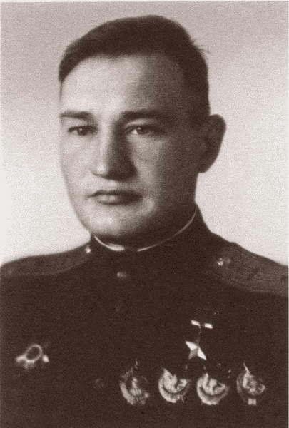 Иллюстрация к книге — Кожедуб [i_006.jpg]