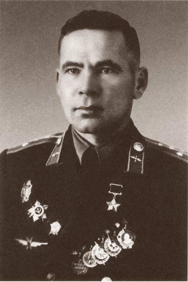 Иллюстрация к книге — Кожедуб [i_008.jpg]