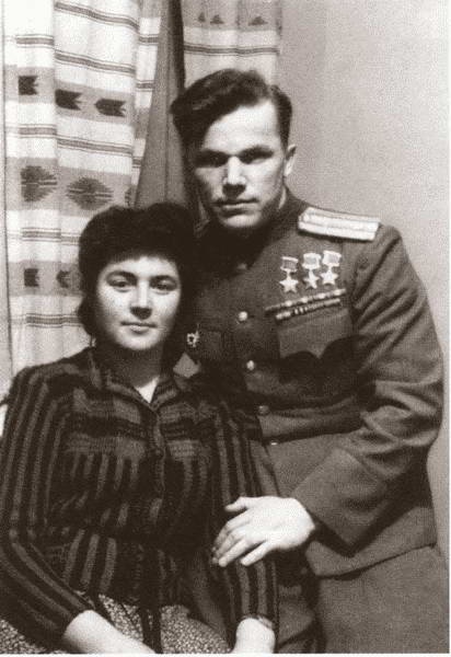 Иллюстрация к книге — Кожедуб [i_037.jpg]