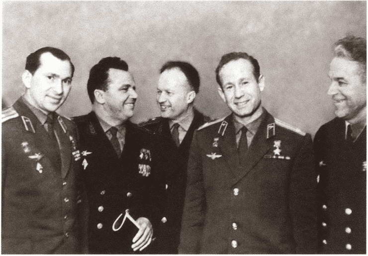 Иллюстрация к книге — Кожедуб [i_051.jpg]