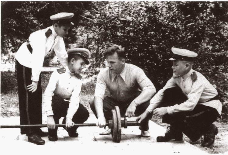 Иллюстрация к книге — Кожедуб [i_053.jpg]