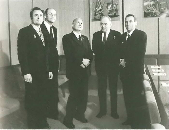 Иллюстрация к книге — Челомей [i_023.jpg]