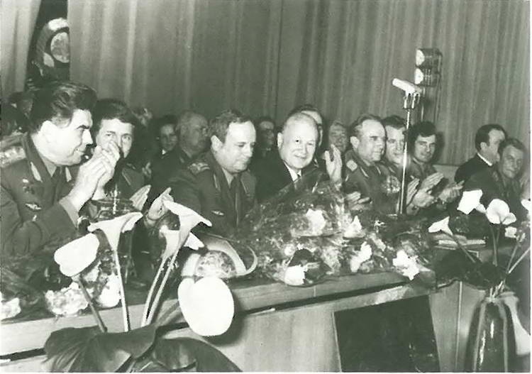 Иллюстрация к книге — Челомей [i_052.jpg]