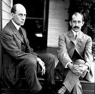 Иллюстрация к книге — Великие летчики мира. 100 историй о покорителях неба [_002wrig.jpg]