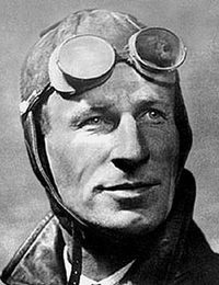 Иллюстрация к книге — Великие летчики мира. 100 историй о покорителях неба [_017smit.jpg]