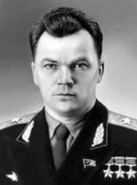 Иллюстрация к книге — Великие летчики мира. 100 историй о покорителях неба [_037kozh.jpg]