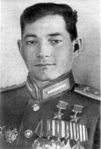 Иллюстрация к книге — Великие летчики мира. 100 историй о покорителях неба [_043bege.jpg]