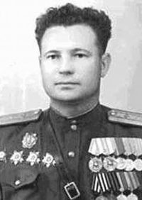 Иллюстрация к книге — Великие летчики мира. 100 историй о покорителях неба [_071fedo.jpg]