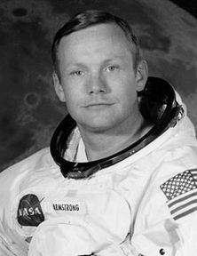 Иллюстрация к книге — Великие летчики мира. 100 историй о покорителях неба [_084arms.jpg]