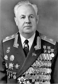 Иллюстрация к книге — Великие летчики мира. 100 историй о покорителях неба [_101efim.jpg]