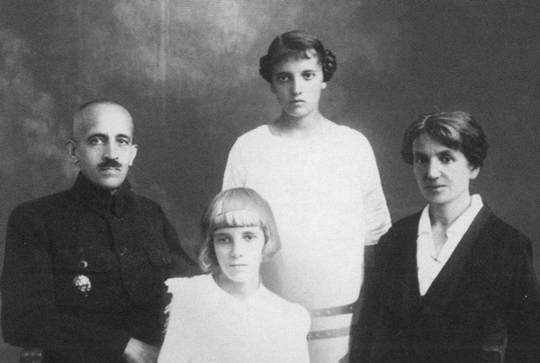 Иллюстрация к книге — Легенды Белого дела [i_052.jpg]