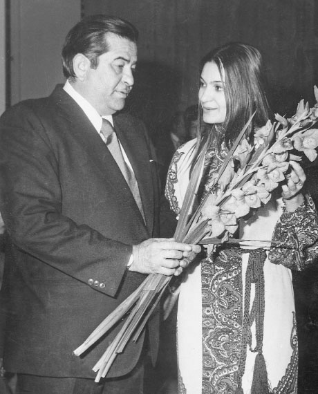 Иллюстрация к книге — Единственные дни [i_028.jpg]