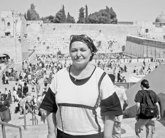 Иллюстрация к книге — Единственные дни [i_040.jpg]