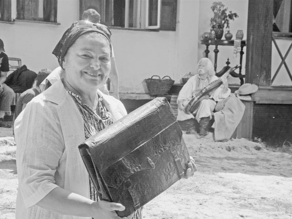 Иллюстрация к книге — Единственные дни [i_057.jpg]