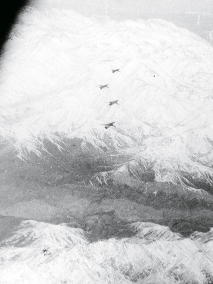 Иллюстрация к книге — Камуфляж и бортовые эмблемы авиатехники советских ВВС в афганской кампании [i_001.jpg]