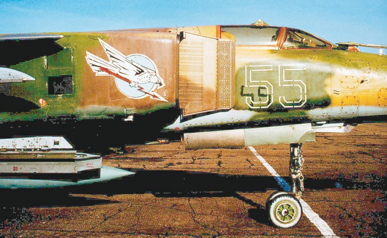 Иллюстрация к книге — Камуфляж и бортовые эмблемы авиатехники советских ВВС в афганской кампании [i_018.jpg]