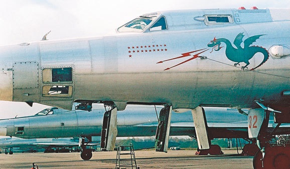 Иллюстрация к книге — Камуфляж и бортовые эмблемы авиатехники советских ВВС в афганской кампании [i_035.jpg]