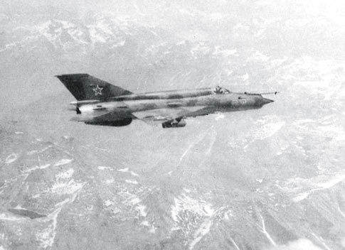 Иллюстрация к книге — Камуфляж и бортовые эмблемы авиатехники советских ВВС в афганской кампании [i_045.jpg]