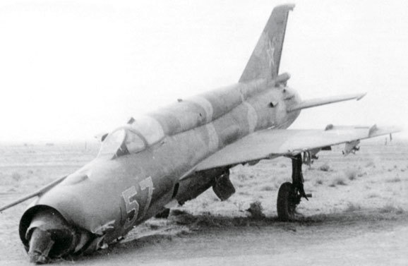 Иллюстрация к книге — Камуфляж и бортовые эмблемы авиатехники советских ВВС в афганской кампании [i_048.jpg]