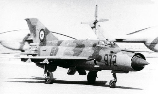 Иллюстрация к книге — Камуфляж и бортовые эмблемы авиатехники советских ВВС в афганской кампании [i_058.jpg]