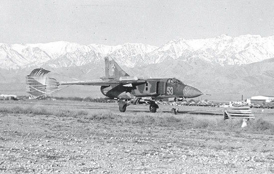 Иллюстрация к книге — Камуфляж и бортовые эмблемы авиатехники советских ВВС в афганской кампании [i_070.jpg]