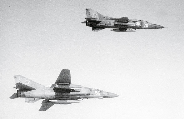 Иллюстрация к книге — Камуфляж и бортовые эмблемы авиатехники советских ВВС в афганской кампании [i_103.jpg]