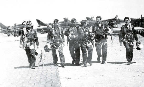 Иллюстрация к книге — Камуфляж и бортовые эмблемы авиатехники советских ВВС в афганской кампании [i_140.jpg]