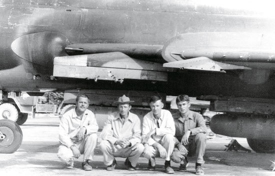 Иллюстрация к книге — Камуфляж и бортовые эмблемы авиатехники советских ВВС в афганской кампании [i_142.jpg]