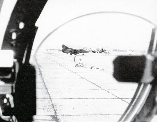 Иллюстрация к книге — Камуфляж и бортовые эмблемы авиатехники советских ВВС в афганской кампании [i_156.jpg]