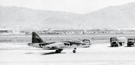 Иллюстрация к книге — Камуфляж и бортовые эмблемы авиатехники советских ВВС в афганской кампании [i_176.jpg]