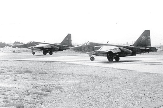 Иллюстрация к книге — Камуфляж и бортовые эмблемы авиатехники советских ВВС в афганской кампании [i_186.jpg]