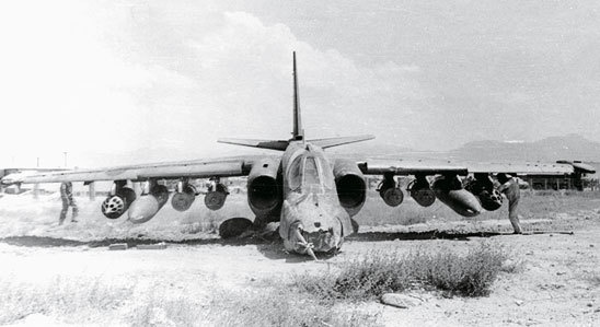 Иллюстрация к книге — Камуфляж и бортовые эмблемы авиатехники советских ВВС в афганской кампании [i_193.jpg]