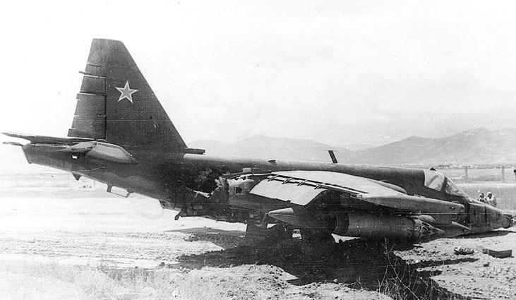 Иллюстрация к книге — Камуфляж и бортовые эмблемы авиатехники советских ВВС в афганской кампании [i_195.jpg]