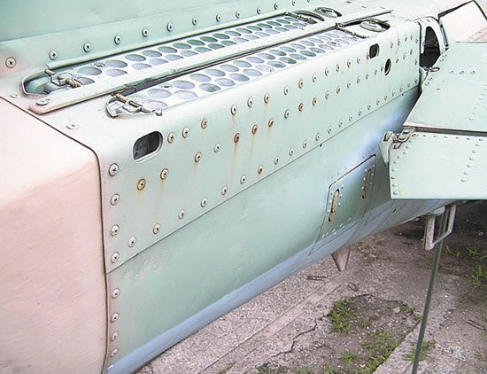 Иллюстрация к книге — Камуфляж и бортовые эмблемы авиатехники советских ВВС в афганской кампании [i_201.jpg]