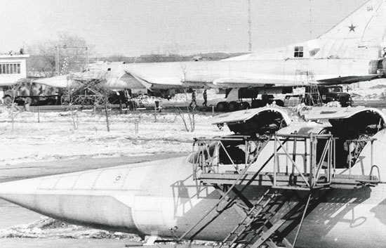 Иллюстрация к книге — Камуфляж и бортовые эмблемы авиатехники советских ВВС в афганской кампании [i_248.jpg]