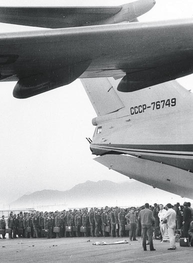 Иллюстрация к книге — Камуфляж и бортовые эмблемы авиатехники советских ВВС в афганской кампании [i_284.jpg]