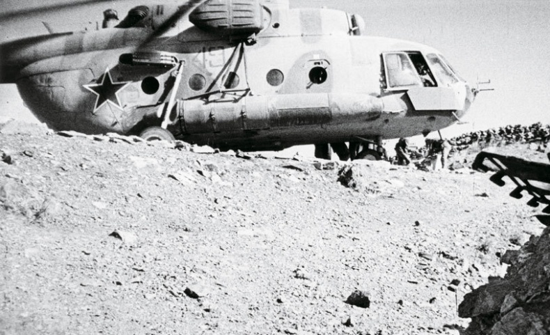 Иллюстрация к книге — Камуфляж и бортовые эмблемы авиатехники советских ВВС в афганской кампании [i_335.jpg]