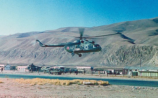 Иллюстрация к книге — Камуфляж и бортовые эмблемы авиатехники советских ВВС в афганской кампании [i_345.jpg]