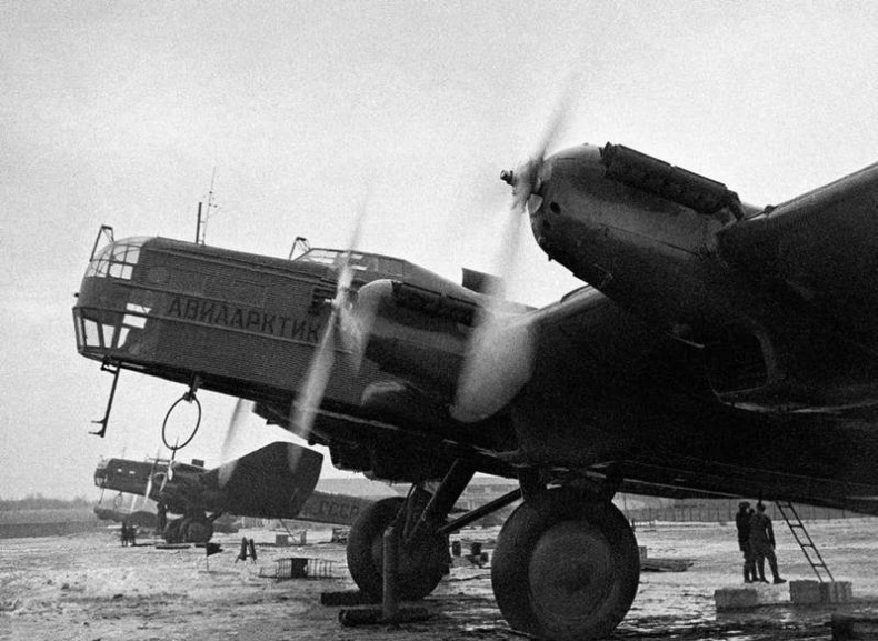 Иллюстрация к книге — Папанинская четверка: взлеты и падения [i_004.jpg]