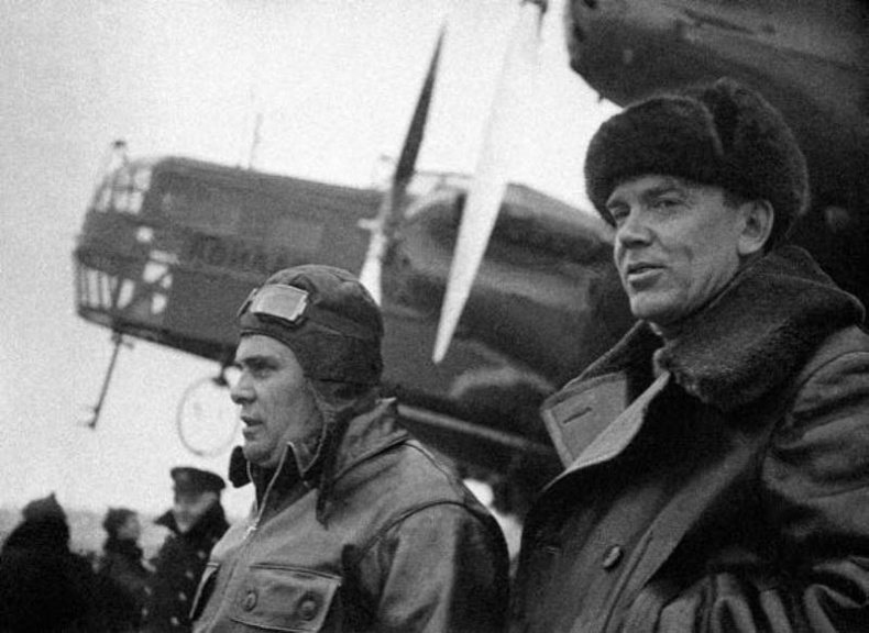 Иллюстрация к книге — Папанинская четверка: взлеты и падения [i_008.jpg]