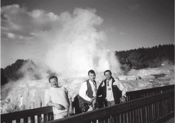 Иллюстрация к книге — Явка с повинной. Байки от Вовчика [i_024.jpg]