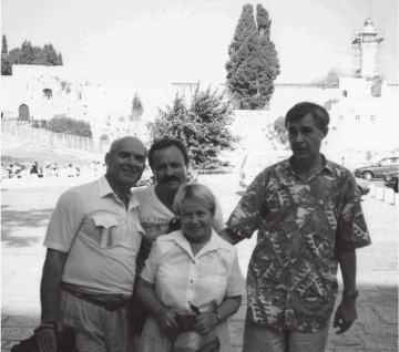 Иллюстрация к книге — Явка с повинной. Байки от Вовчика [i_031.jpg]